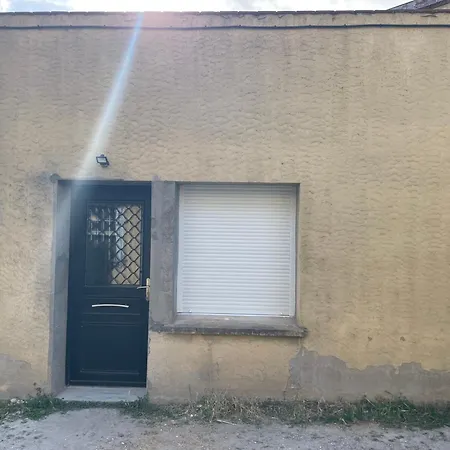 Le Pelican Villars-les-Dombes Exterior photo